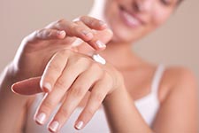 pielęgnacja suchej skóry rąk