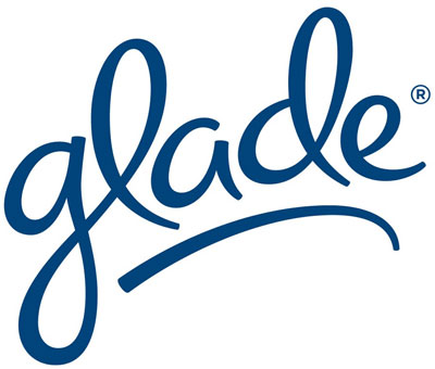 Glade by Brise świeca zapachowa 120g Drzewo Sandałowe z Bali i Jaśmin